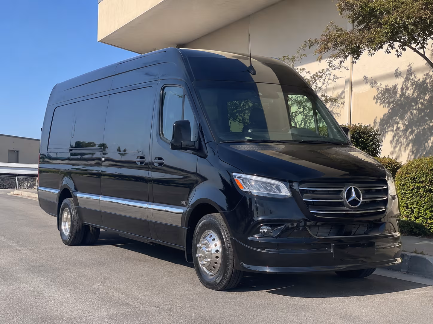 tucson 18 passenger sprinter van